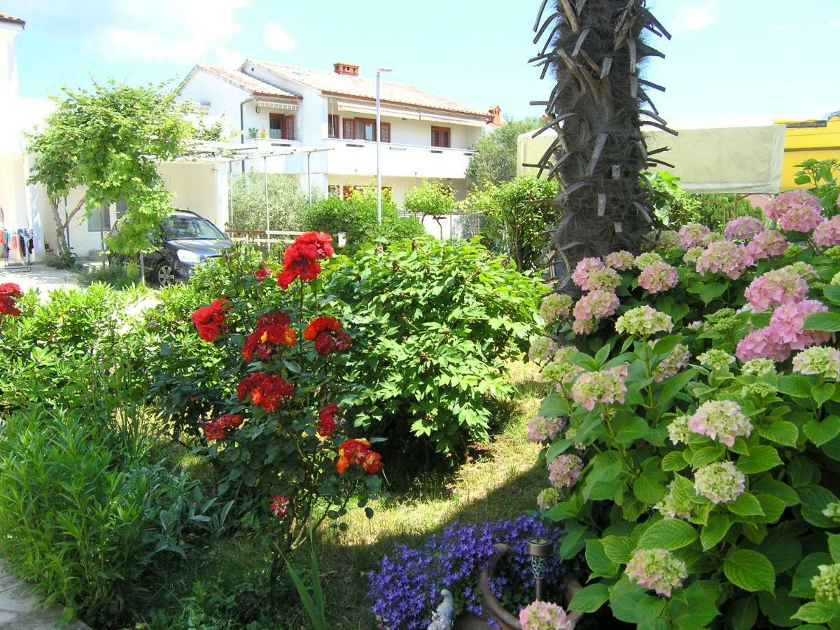 Apartment Zora Krk Town Buitenkant foto
