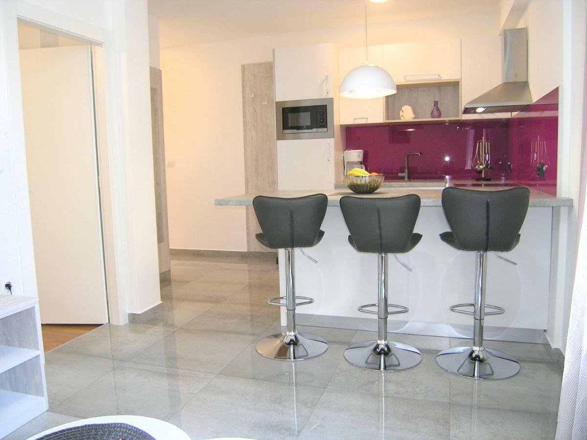 Apartment Zora Krk Town Buitenkant foto