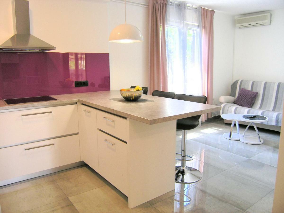 Apartment Zora Krk Town Buitenkant foto